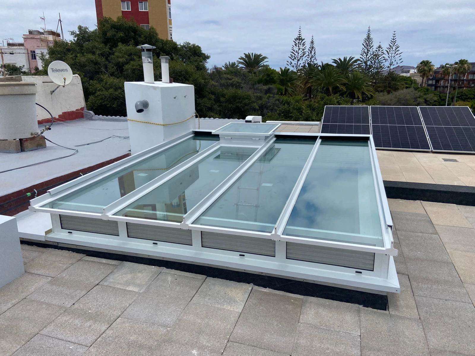 Lucernarios de aluminio a medida para espacios luminosos y con estilo-Mirna