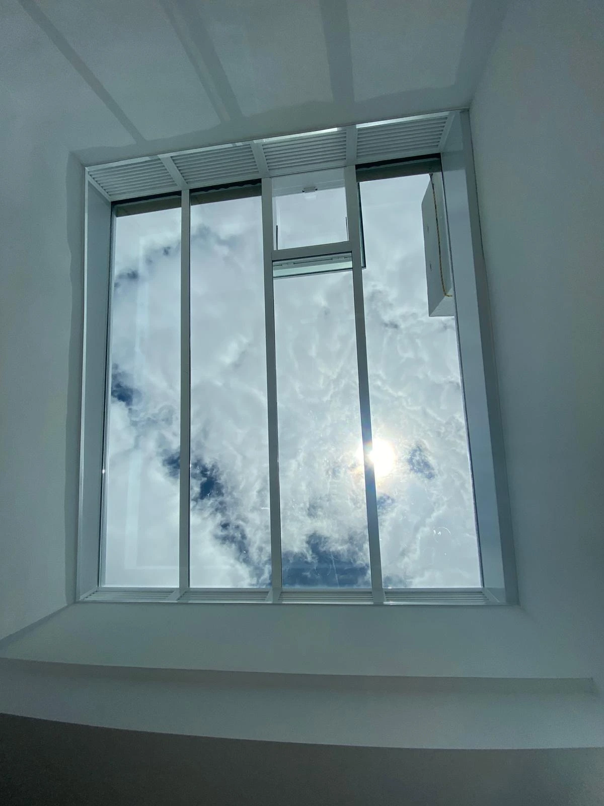 Lucernarios de aluminio a medida para espacios luminosos y con estilo-Mirna